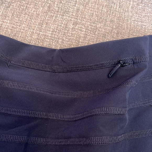 Athleta skirt with built in shorts - Picture 4 of 5